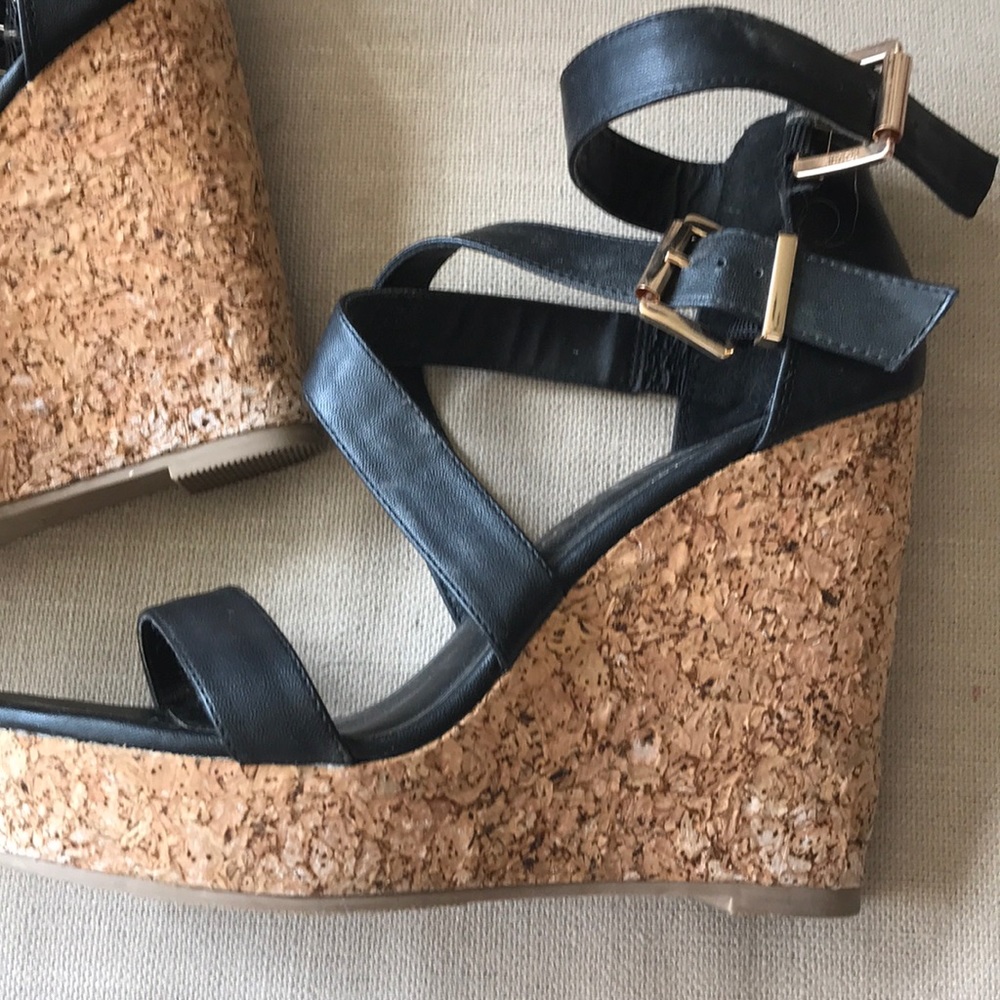 Sandals - Picture 3 of 4